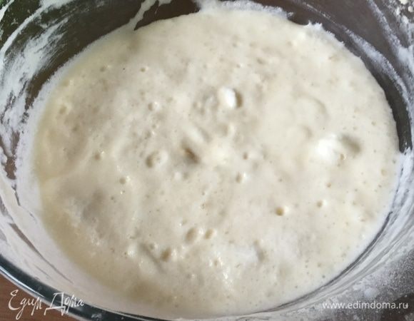 Получается пушистая масса, в отличие от других видов блинов, эти сразу же выпекаем.