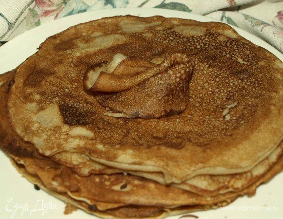 Готовые блины складываем стопкой. 