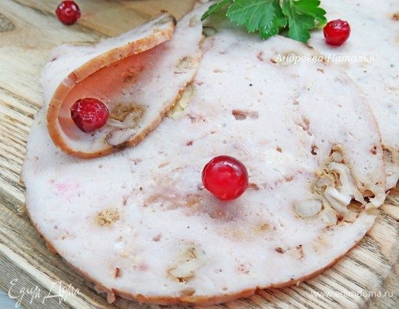 Из указанного кол-ва мяса у меня получилось 1,2 кг готовой ветчины. 