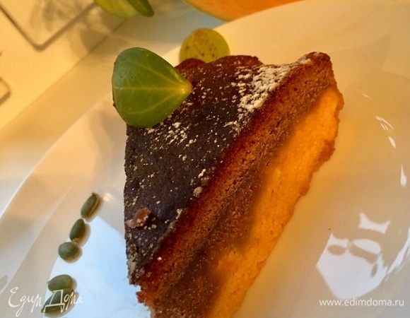 Ну, и, наконец-то, долгожданный кусочек! С чаем ли, с кофе или просто со стаканом молока —
 это безумно вкусный завтрак. Честное слово! А кому не сладко, можно смело полить любимым вареньем, медом или сгущенкой. Приятного вам завтрака!