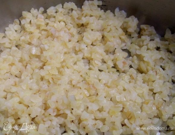 Булгур отварить, как указано на упаковке.