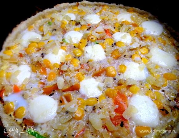 Насыпать сверху и выпекать до готовности.