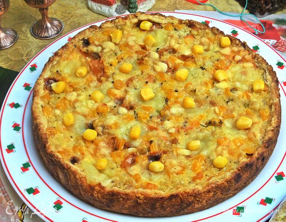 Готовую выпечку я еще подержала в выключенной духовке. Затем вынуть из формы и перенести на плоскую тарелку.