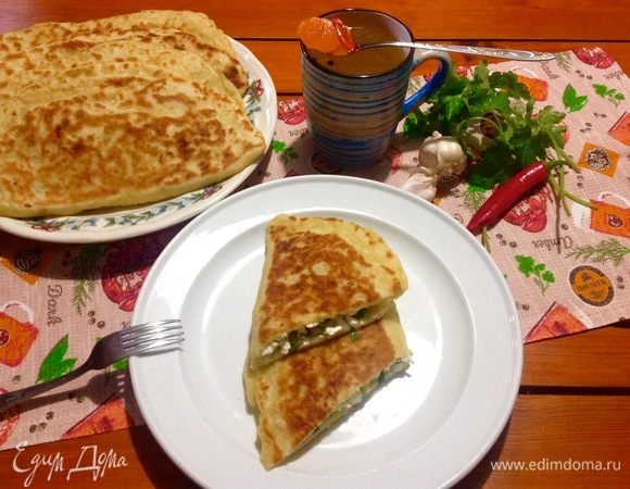 Вот такое угощение с кружечкой бульона или со сметаной.
Приятного аппетита!