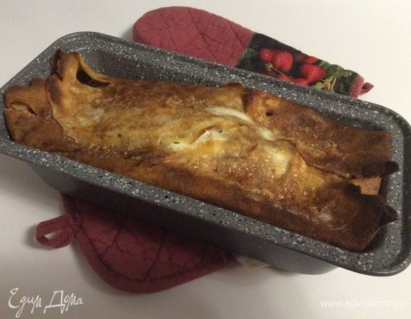 Вот террин пока у меня еще в форме. Стоит немного остудить. Накрыть его тарелочкой и перевернуть, террин легко выпрыгнет!