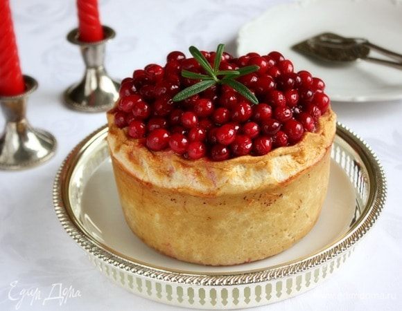 Убрать пирог в холодильник на ночь. Хранить его можно в течении 3-х дней. Приятного аппетита!