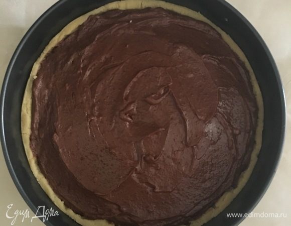 Теперь наш ореховый крем полностью готов. Выкладываем его на корж.