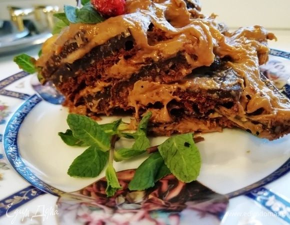 Охлаждаем и подаем нашу шоколадно-арахисовую неряху. Приятного аппетита!