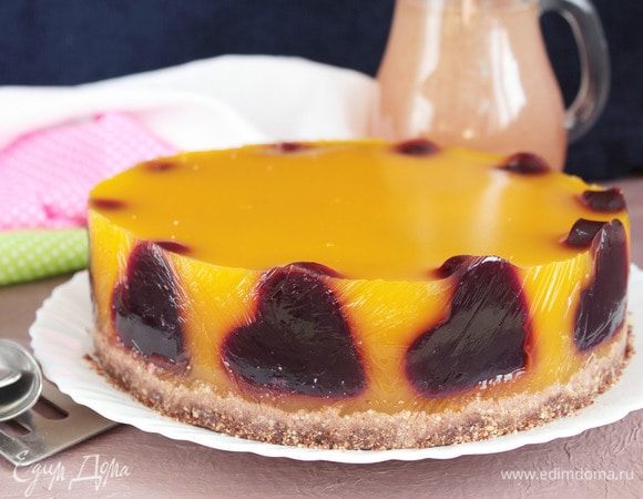 Аккуратно удалить кольцо. Тыквенно-ореховый торт без выпечки готов!