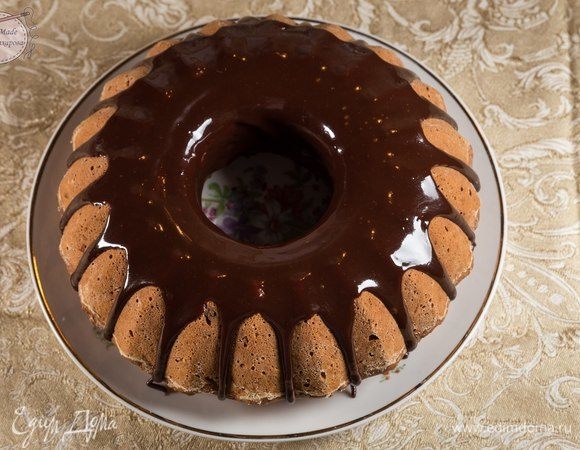 При желании кекс можно украсить шоколадной глазурью, взбитыми сливками, сахарной пудрой или мандариновой сахарной глазурью. Кому что нравится.
Приятного аппетита! И хорошего настроения!