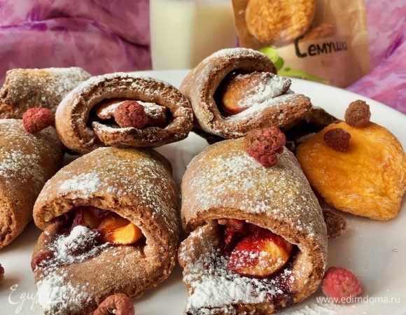 А вот более крупный план! Очень вкусно! Вкус и аромат малины очень яркий. А персик ТМ «Семушка» составил ей в этом дуете отличную пару. Нам с тепленьким молочком на полдник было очень малиново-персиково вкусно!