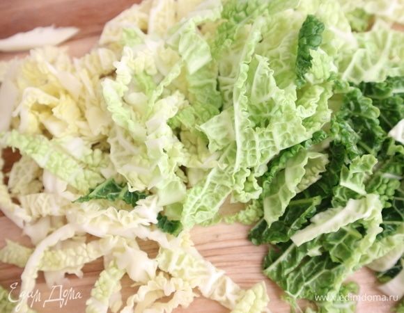 Нарезать на полоски. 