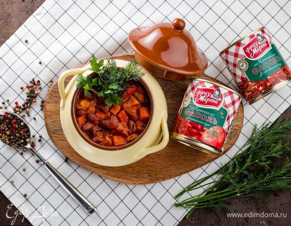 Посыпьте рагу рубленой зеленью. Приятного аппетита!