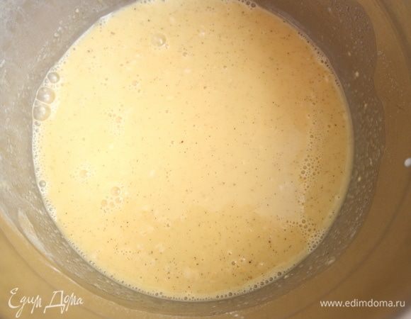 Содержимое упаковки с пудингом (35 г) смешать с 50 г сахара и 60 мл молока, хорошо перемешать до однородной консистенции. 