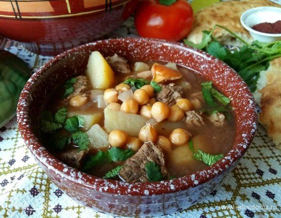 Ароматный, сытный супчик готов. 