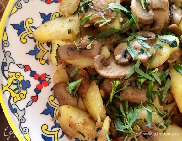 Наш вкусный и ароматный салатик готов!! Приятного аппетита!!