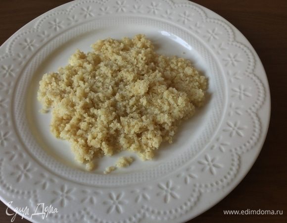 Выкладываем булгур на блюдо.