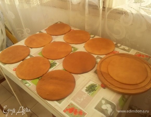 Готовые коржи можно замораживать, хранить.