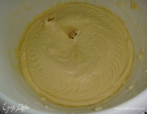 Убрать тесто в холодильник на 40 минут.