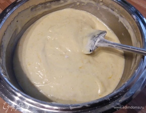 Стараемся, чтобы вся мука была вмешана в тесто. 