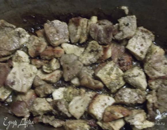 Снять с огня и посолить.