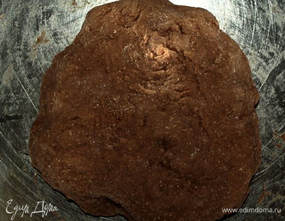 Хорошо вымесить тесто. Дать постоять тесту 20 минут.