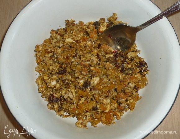 Переложить в миску.