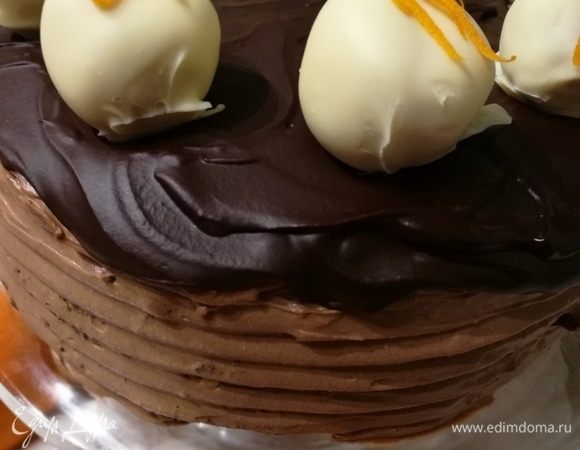 Пока ганаш не совсем застыл, выложить декор. 