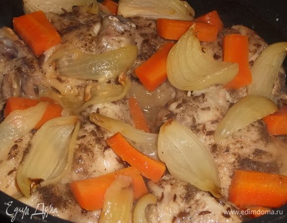 Ставим в разогретую духовку до 190°С. Тушим не открывая крышки 2 часа.