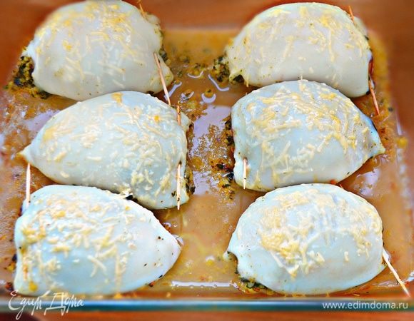 Вот такие аппетитные кальмарчики получились после запекания.