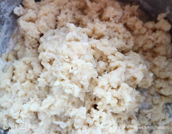 Такой вид будет иметь тесто после перемешивания.