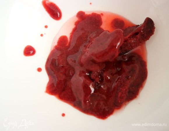 Такое получилось ежевичное пюре.