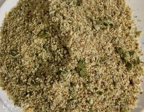 Вот такую смесь из орехов и семечек получаем. Это и будет наша так называемая мука.