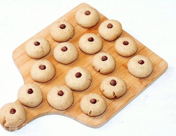 Приготовленное печенье немного охладить. 
