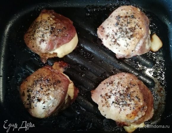 Вынимаем стейки.