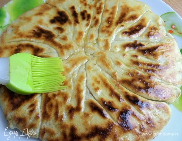 И сразу смазать им горячую лепешку.
