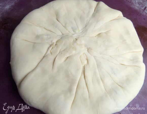 Также поступаем со второй частью теста. Формируем лепешку.