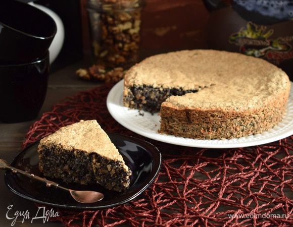 Пирог остудить 20 минут в форме, затем пройтись ножом вдоль бортиков и бортики снять. Приятного аппетита!