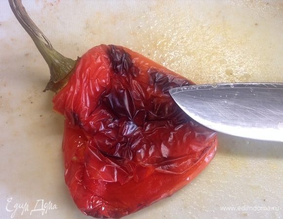 Перчик от кожицы очистили.