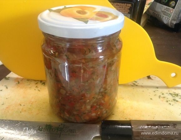 Можно в баночку. А можно и сразу к столу.