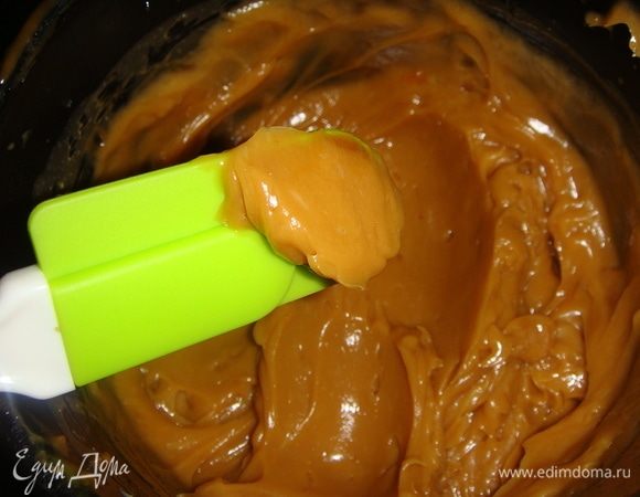 Пробиваем блендером. Соленая карамель готова.