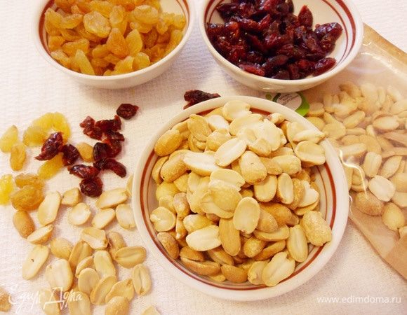 А еще в калаче будут орехи (у меня арахис) ТМ «Семушка».