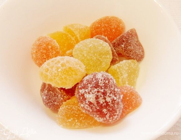 А также фруктовый разноцветный мармелад.