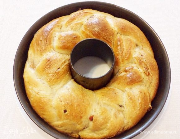 Выпекать в предварительно разогретой до 180°С духовке около 40 минут.