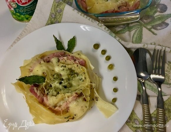 У меня каждая розочка — это одна порция. Немного украсила мятой и горошком.