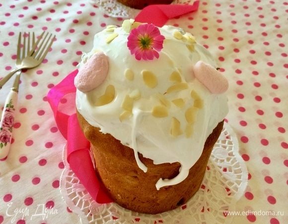 Готовый кулич украсить по желанию.