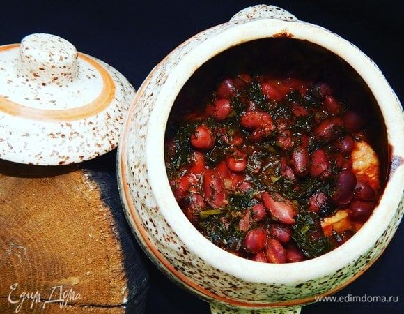 Перемешиваем содержимое горшочка.