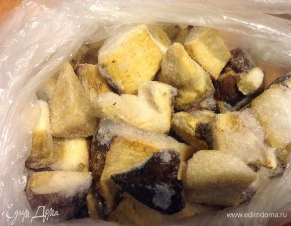 Замороженные резанные белые грибы.