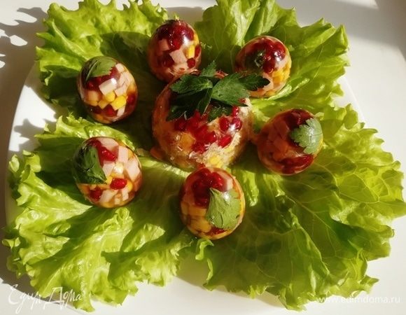 У меня осталось еще немного начинки и бульона, я вылила их в формочку и остудила. 