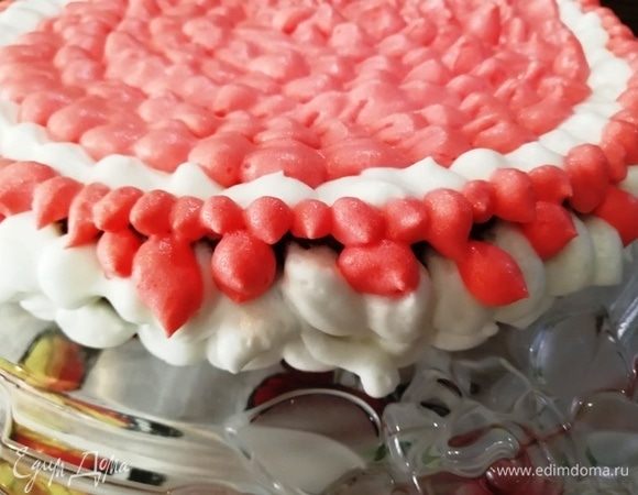 Нежный внутри и снаружи, манник можно подавать к столу.